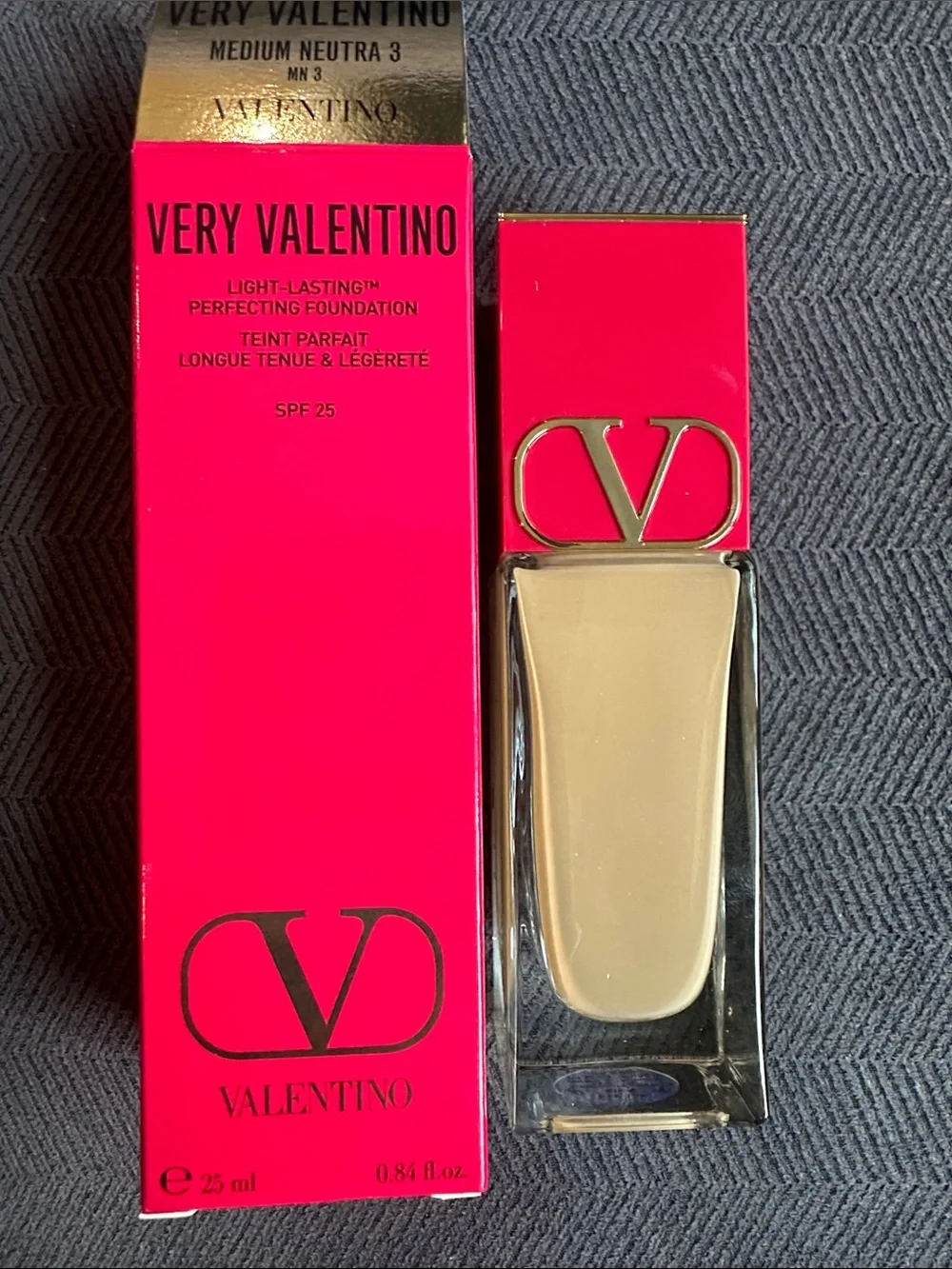 Valentino Very Valentino Light-Lasting Perfecting Foundation - MN3